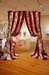 h_open_curtain